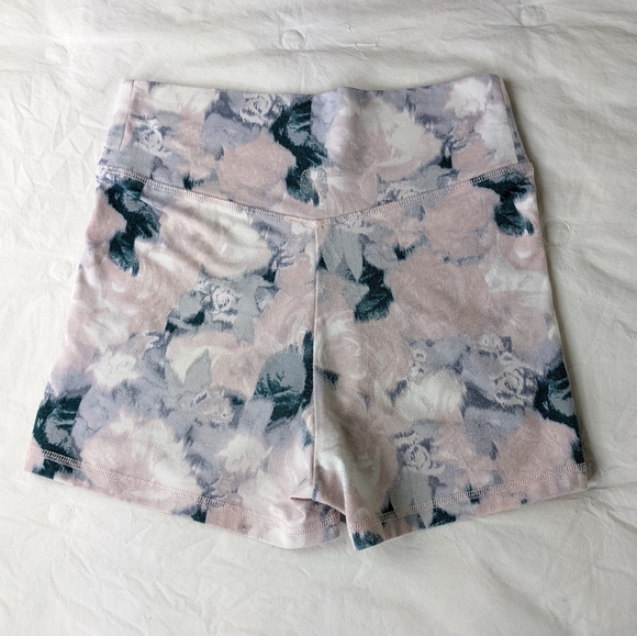 Victoria Secret EUC floral stretch shorts small pink gray white - Picture 3 of 13